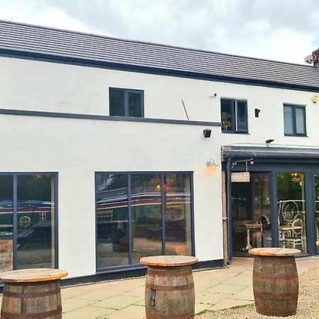 The Waterside Bar, Rooms & Restaurant Swinton (Greater Manchester) Exterior foto