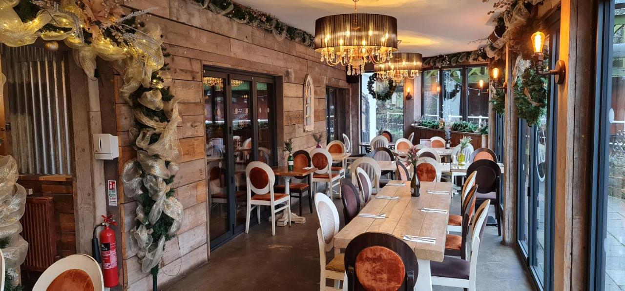 The Waterside Bar, Rooms & Restaurant Swinton (Greater Manchester) Exterior foto