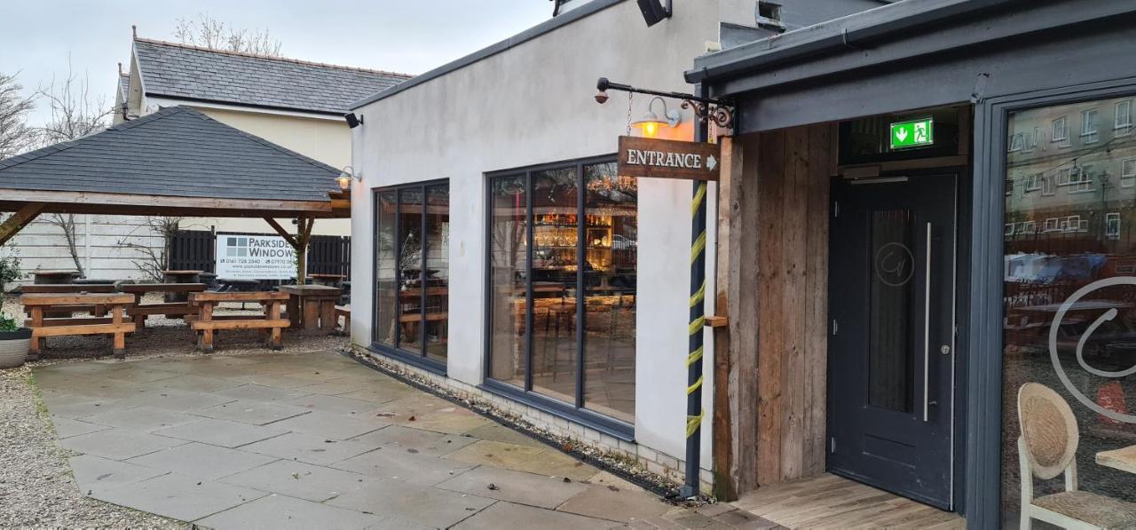 The Waterside Bar, Rooms & Restaurant Swinton (Greater Manchester) Exterior foto